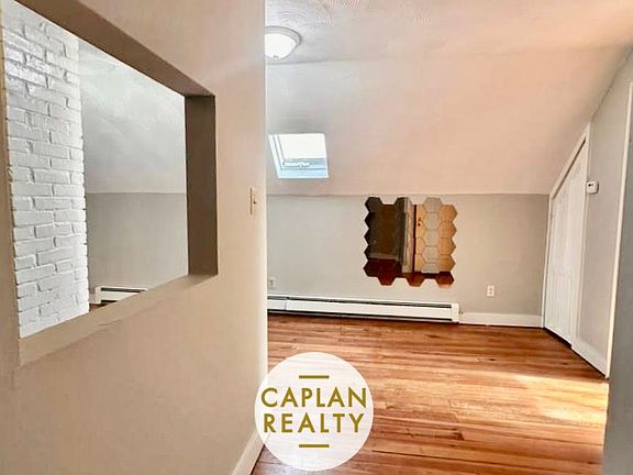 3rd image of 281 W Ivy St #3D