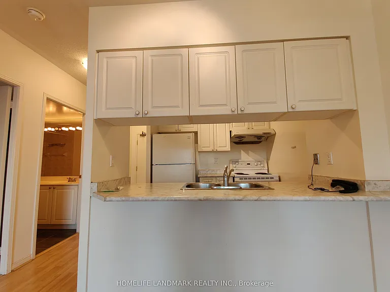 887 Bay St #902 — Photo 11