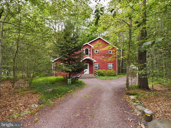 447 Maxatawny Dr, Pocono Lake, PA 18347