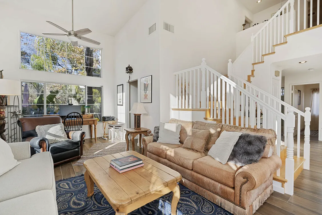 5 bed, 2475 sqft, $8,000 — Photo 2