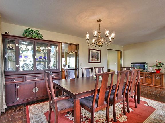4th image of 7023 Burnside Dr