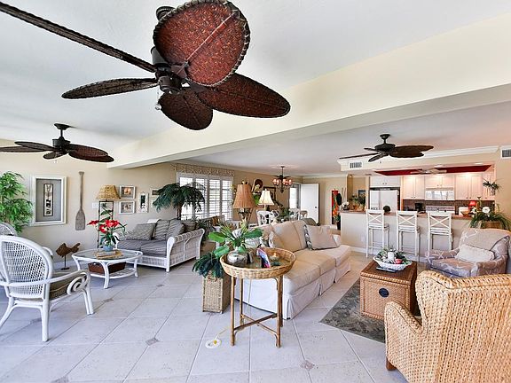 BEAUTIFUL TRAVERTINE FLOORS THROUGHOUT