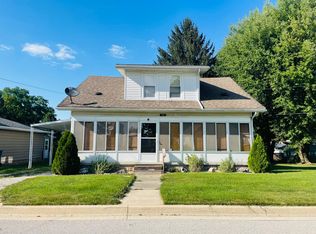 132 W 8th St, Roanoke, IN 46783
