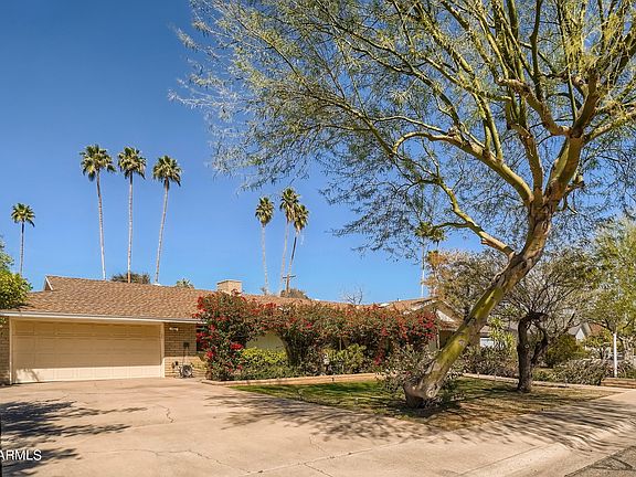2nd image of 230 E Loma Vista Dr