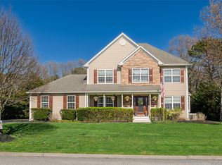 6 Ridge Court, Center Moriches, NY 11934