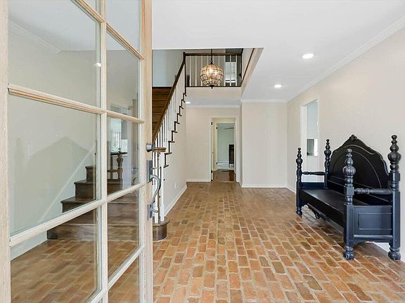 5th image of 4 Stonehaven Dr