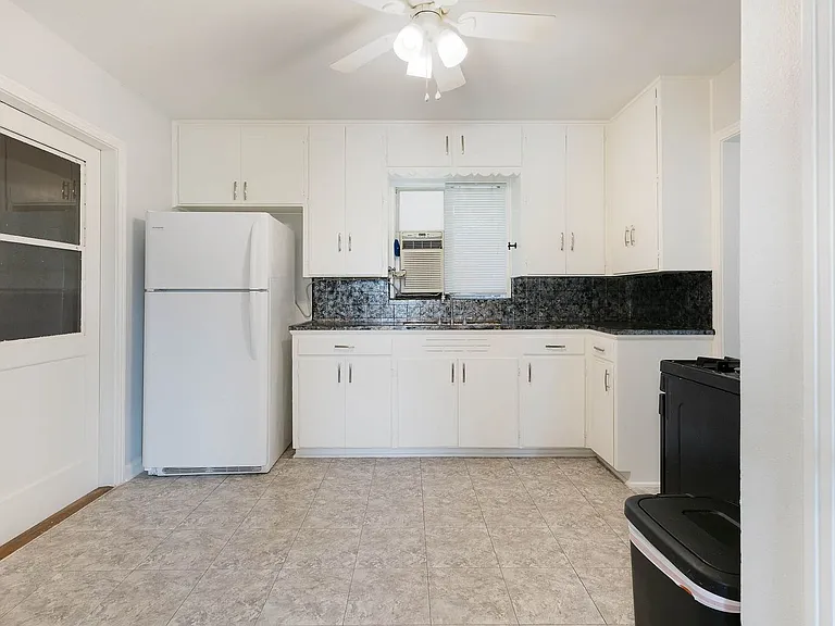 463 Cherry Ridge Dr — Photo 4