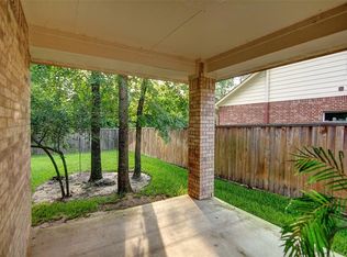 46 W Spindle Tree Cir, The Woodlands, TX 77382