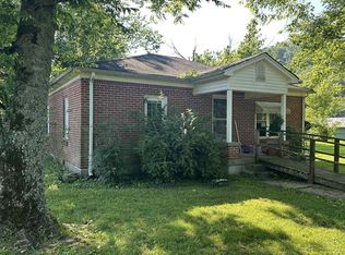 4 Price Ln, Pleasant Shade, TN 37145