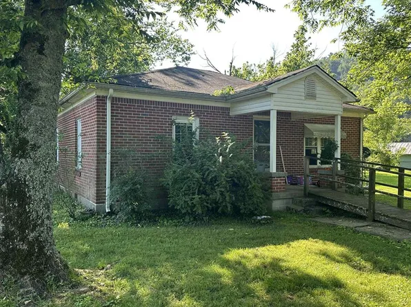 4 Price Ln, Pleasant Shade, TN 37145