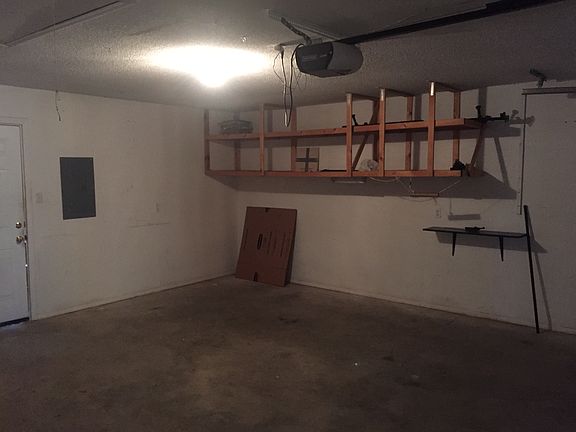 2 car garage 