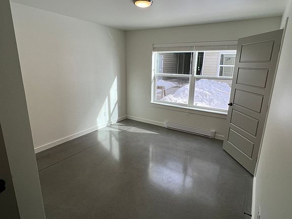 3rd image of 1583 Windrow Dr #D1