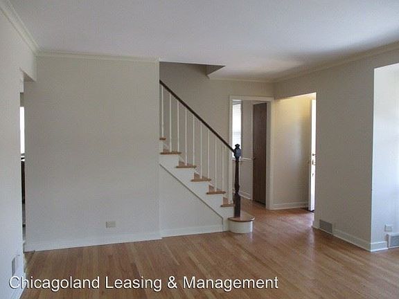 5th image of 1860 Stratford Ave