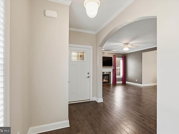3rd image of 664 Richmond Dr