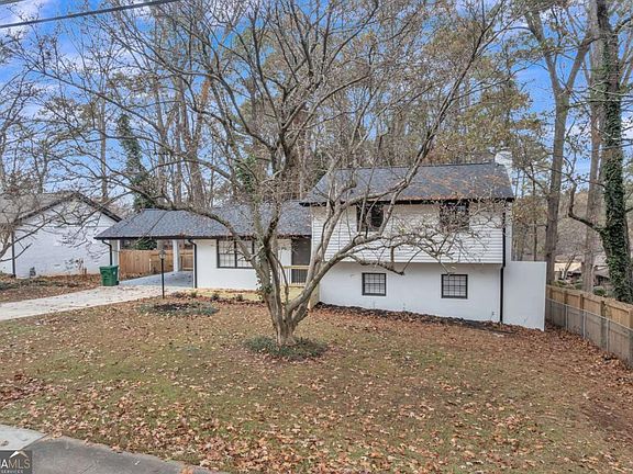 3rd image of 3296 Columbia Woods Dr