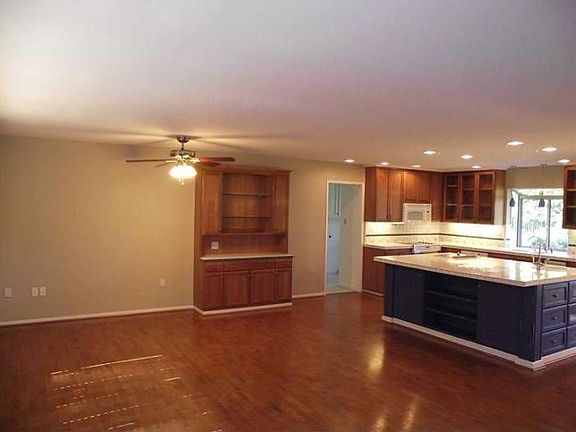 4th image of 1519 Corkwood Pl