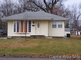 1627 S Clay Ave, Jacksonville, IL 62650