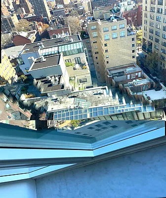 Sold by New York Residence | media 15