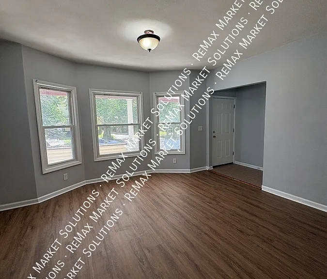 2082 W 87th St #1 — Photo 3