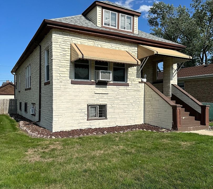 2nd image of 4001 Euclid Ave