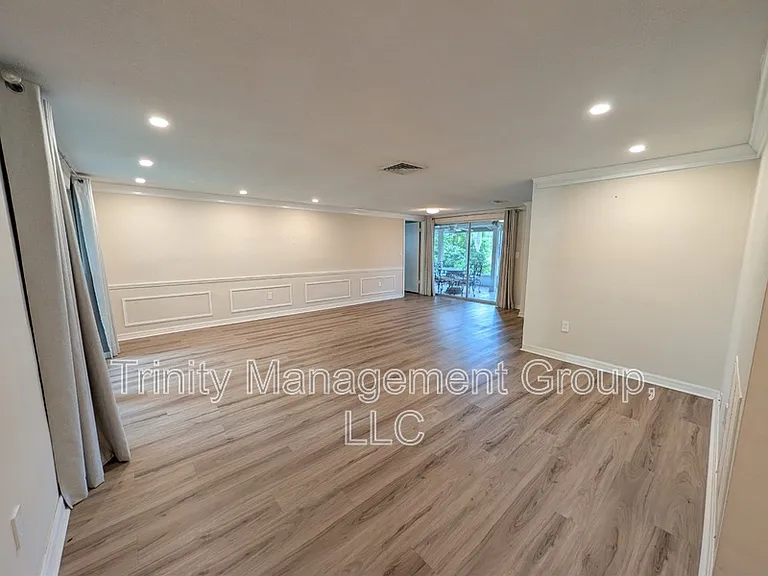 8605 Wagon Wheel Ln — Photo 5