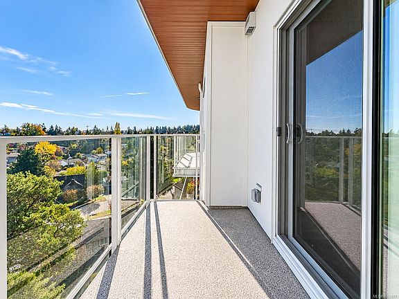 5th image of 1075 Tillicum Rd #609