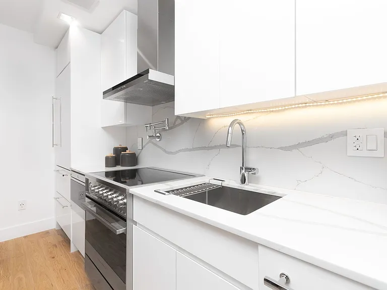 202 Avenue A #6 — Photo 4