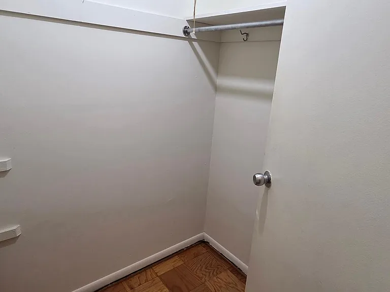 10424 Rockville Pike #402 — Photo 5