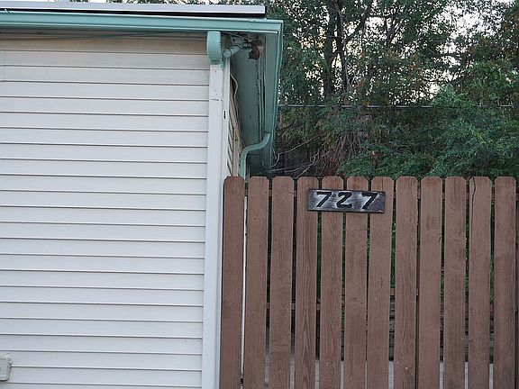 4th image of 727 E Cucharras St #2