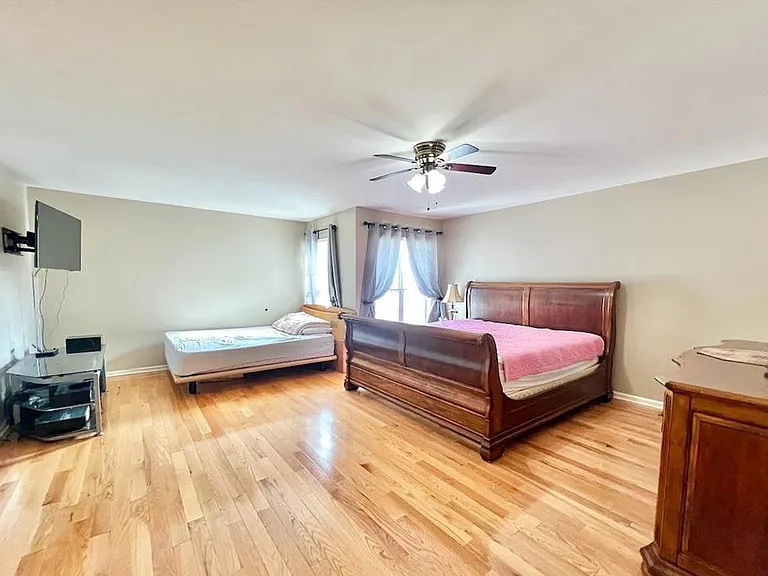 200 Dey St #283 — Photo 3