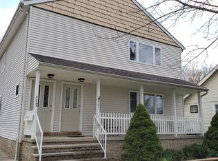 4429 Snow Rd, Parma, OH 44134