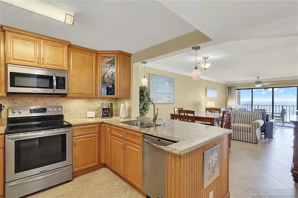 2 bed, 2.0 bath, 1053 sqft, $2,750 — Photo 4