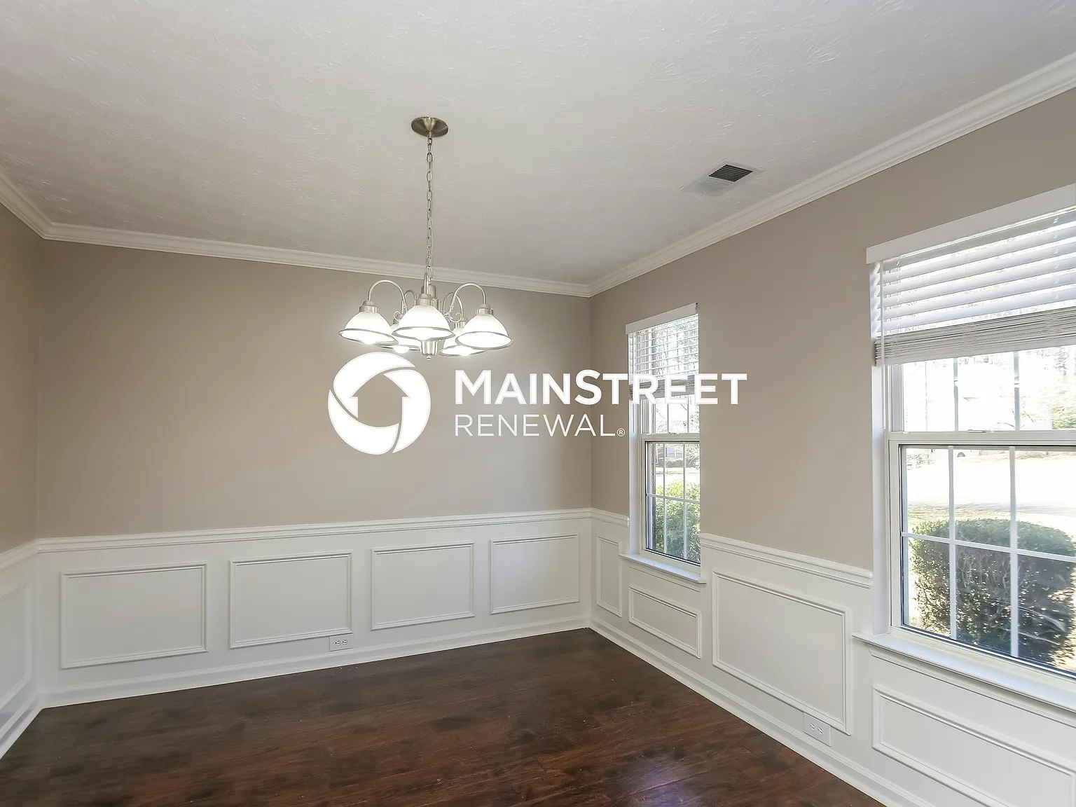 1631 Sparrow Wood Ln SW — Photo 3