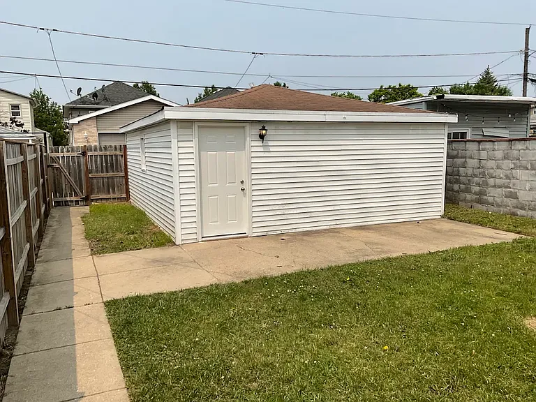 1818 N 38th Ave — Photo 3