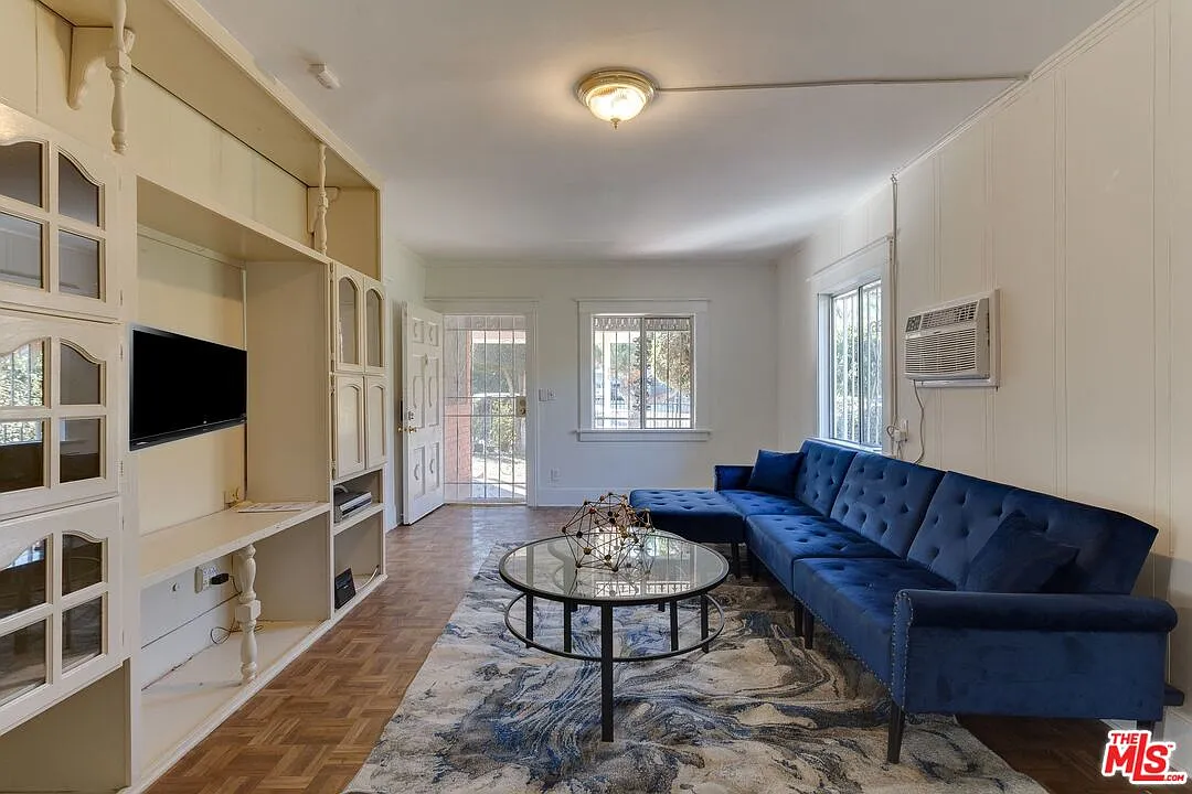 3 bed, 2.0 bath, 1400 sqft, $4,195 — Photo 4
