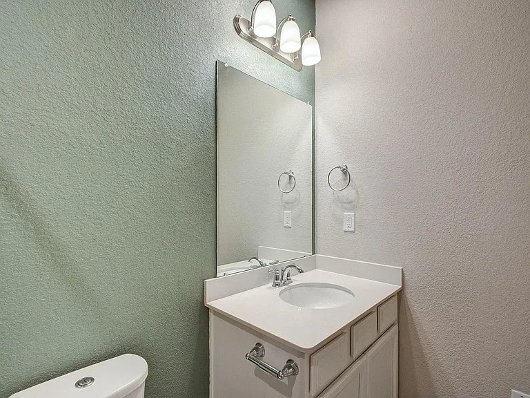 18572 Meadow Point Ln — Photo 27