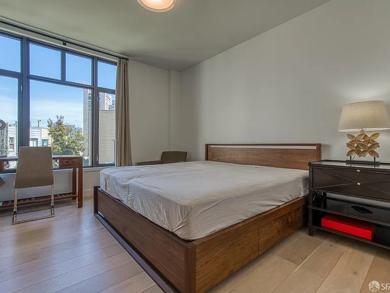 875 California St #403 — Photo 42