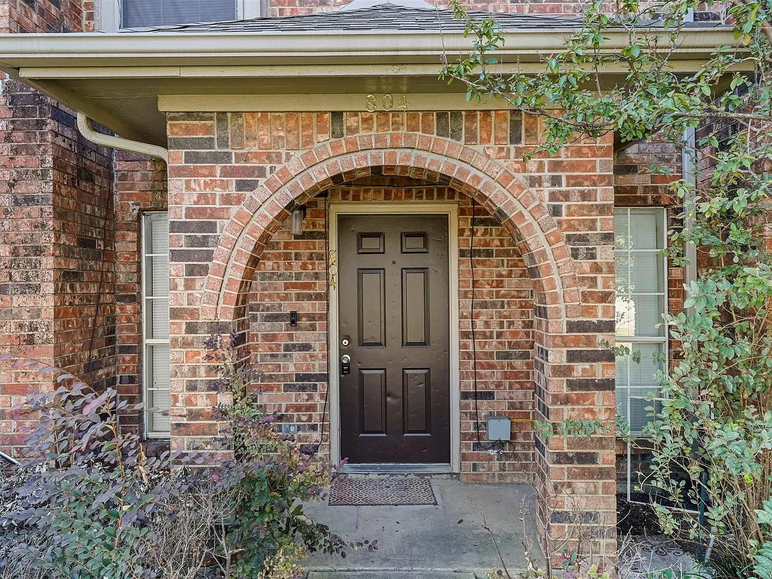 810 Custer St; Arlington 76014 - 1 — Photo 2