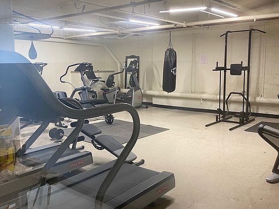 2nd image of 499 Washington St #506