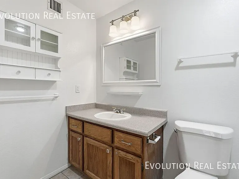 2329 N Recker Rd #86 — Photo 25