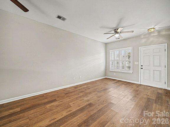 3rd image of 503 Delta Dr