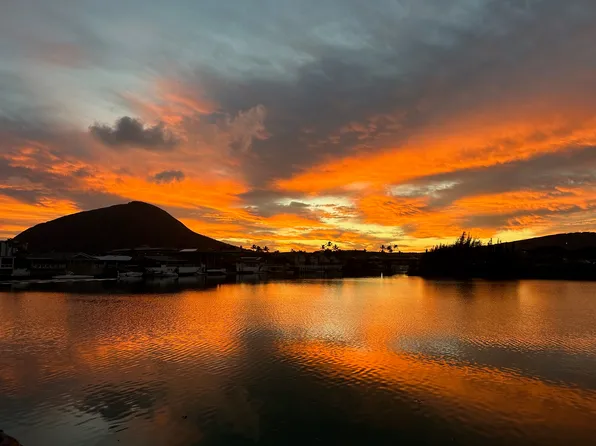 423 Opihikao Pl, Honolulu, HI 96825