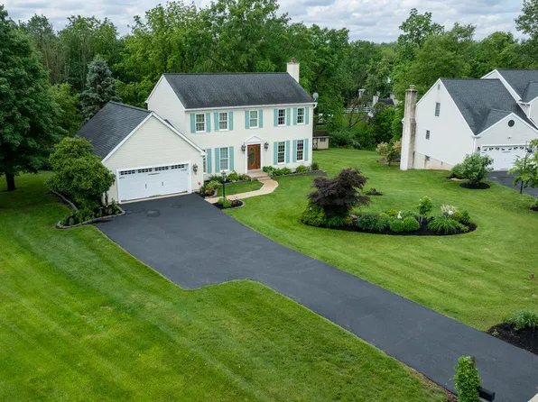 2332 Noel Cir, Pottstown, PA 19464