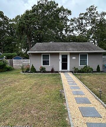 2nd image of 558 Alfred Lane
