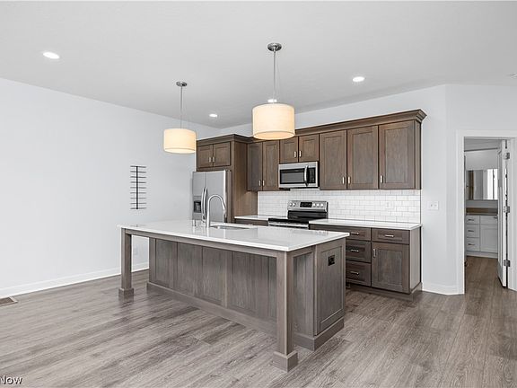 5th image of 2059 W 34th Pl