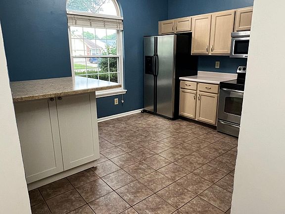 3rd image of 6158 White Birch Dr