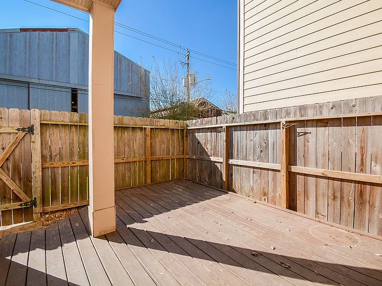 1610 Parker St — Photo 32