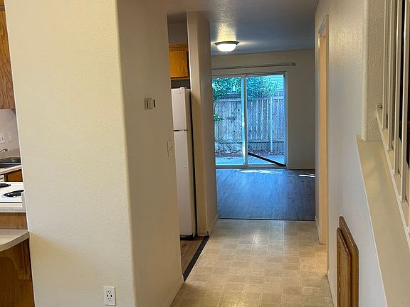 3rd image of 221-253 W Pine St #247
