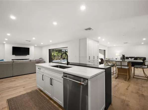 145 Forestwood DR, NAPLES, FL 34110