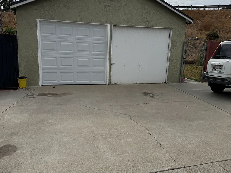 2806 N H St — Photo 10